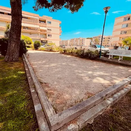 Detente Avec Piscine, Proche Port Et *